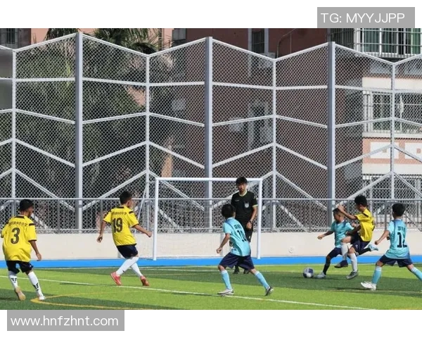 运动会足球明星闪耀赛场展现青春活力与团队精神