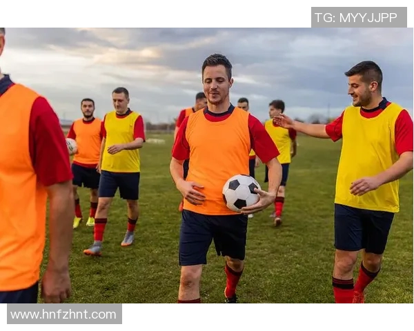 白人足球明星帅气照片集锦展现运动魅力与风采